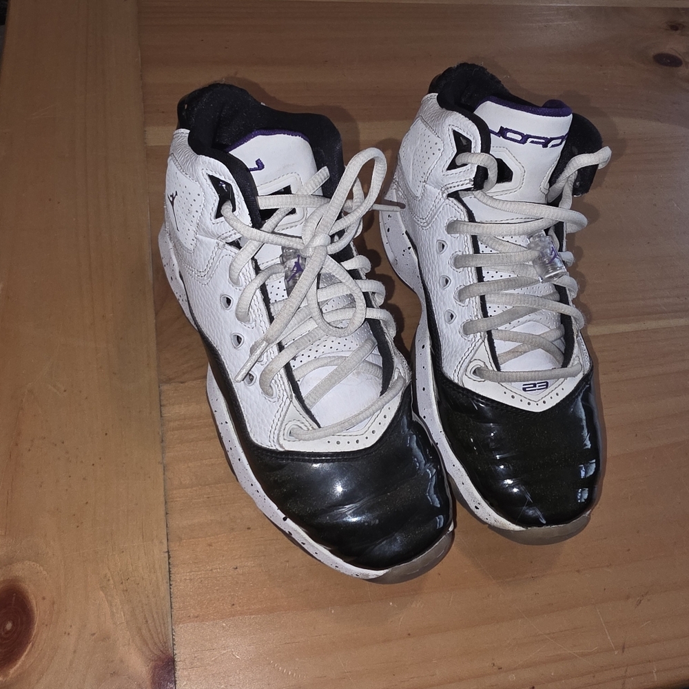 Nike Air Jordan B'Loyal GS WHITE/COURT PURPLE-BLACK CK1425-115 Size 4Y